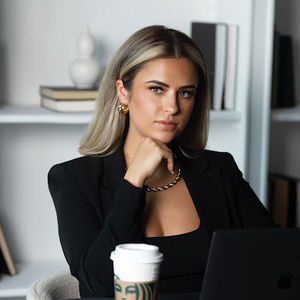 Meet your Posher, Gaby